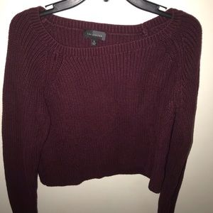 Cropped burgundy sweatshirt
